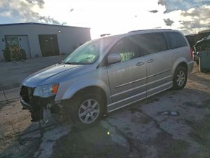 Chrysler Town & Country TOURING 3.6L 6 2011