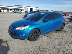 Ford Focus SE 2.0L 4 2012