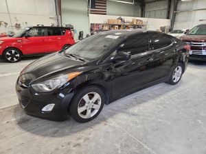 Hyundai Elantra GLS 1.8L 4 2013