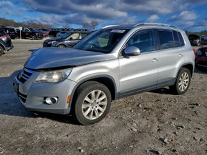 Volkswagen Tiguan SE 2.0L 4 2009