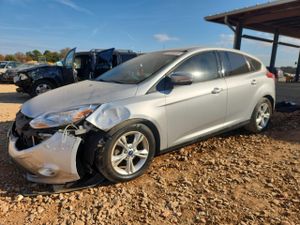 Ford Focus SE 2.0L 4 2013