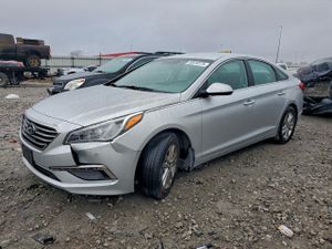 Hyundai Sonata SE 2.4L 4 2015