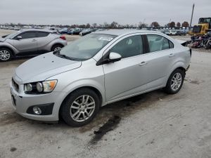 Chevrolet Aveo (Sonic) LT 1.8L 4 2013