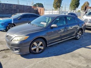 Toyota Camry BASE 2.5L 4 2011