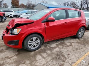 Chevrolet Aveo (Sonic) LT 1.8L 4 2015