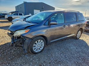 Toyota Sienna LE 3.5L 6 2011