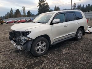 Toyota Land Cruiser 5.7L 8 2013