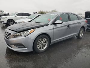 Hyundai Sonata SE 2.4L 4 2015