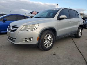 Volkswagen Tiguan S 2.0L 4 2011