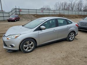 Ford Focus SE 2.0L 4 2014