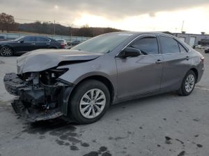Toyota Camry LE 2.5L 4 2015