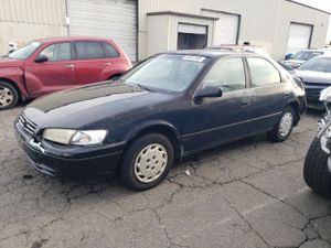 Toyota Camry LE 2.2L 4 1997