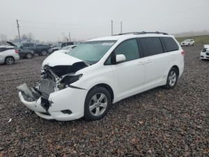 Toyota Sienna LE 3.5L 6 2011