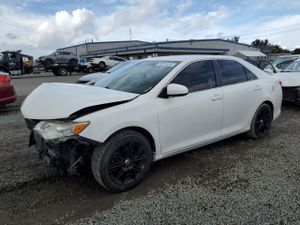 Toyota Camry L 2.5L 4 2014