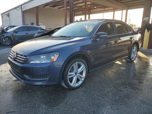Volkswagen Passat SE 2.0L 4 2014