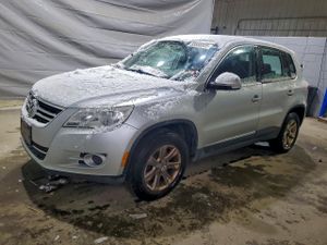 Volkswagen Tiguan SE 2.0L 4 2010