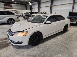 Volkswagen Passat SE 2.0L 4 2013