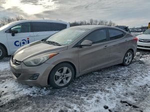 Hyundai Elantra GLS 1.8L 4 2013