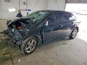Ford Focus SE 2.0L 4 2014