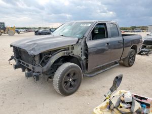 RAM 1500 ST 5.7L 8 2015