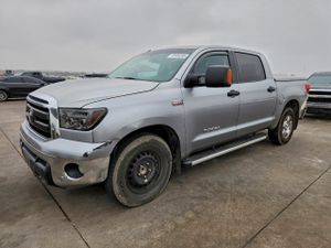 Toyota Tundra CREWMAX SR5 5.7L 8 2011