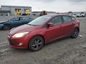 Ford Focus SE 2.0L 4 2014
