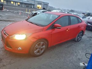 Ford Focus SE 2.0L 4 2014