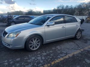 Toyota Avalon XL 3.5L 6 2005