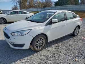 Ford Focus SE 2.0L 4 2015
