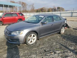 Volkswagen Passat SE 2.0L 4 2013