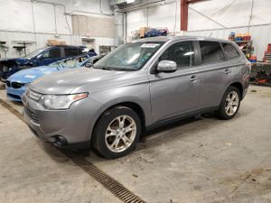 Mitsubishi Outlander SE 2.4L 4 2014