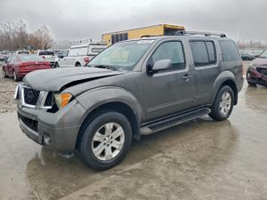 Nissan Pathfinder LE 4.0L 6 2005