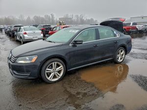 Volkswagen Passat SE 2.0L 4 2014