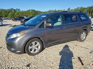Toyota Sienna LE 3.5L 6 2015