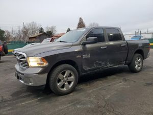 RAM 1500 SLT 5.7L 8 2015