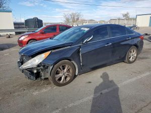 Hyundai Sonata SE 2.4L 4 2013