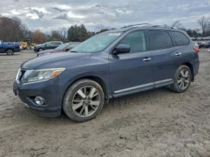 Nissan Pathfinder S 3.5L 6 2014