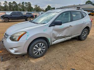 Nissan Rogue S 2.5L 4 2014