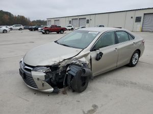Toyota Camry LE 2.5L 4 2015