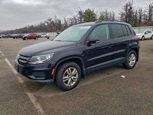 Volkswagen Tiguan S 2.0L 4 2015