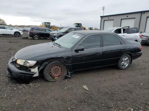 Toyota Camry CE 2.2L 4 2001