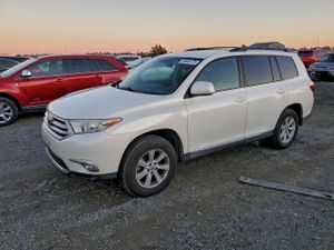 Toyota Highlander BASE 3.5L 6 2013