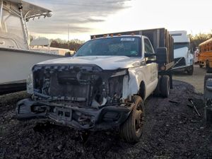 Ford F-350 SUPER DUTY 6.2L 8 2013