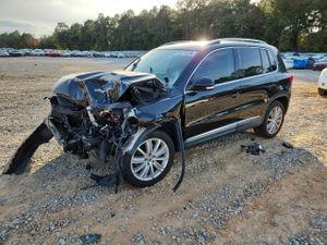 Volkswagen Tiguan S 2.0L 4 2015