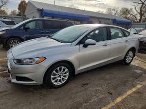Ford Fusion S 2.5L 4 2015