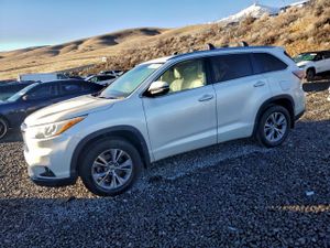 Toyota Highlander XLE 3.5L 6 2015