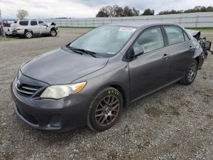 Toyota Corolla BASE 1.8L 4 2013