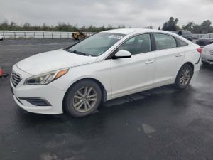 Hyundai Sonata SE 2.4L 4 2015