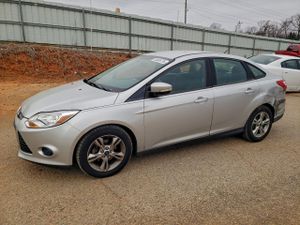 Ford Focus SE 2.0L 4 2013