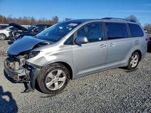 Toyota Sienna LE 3.5L 6 2014